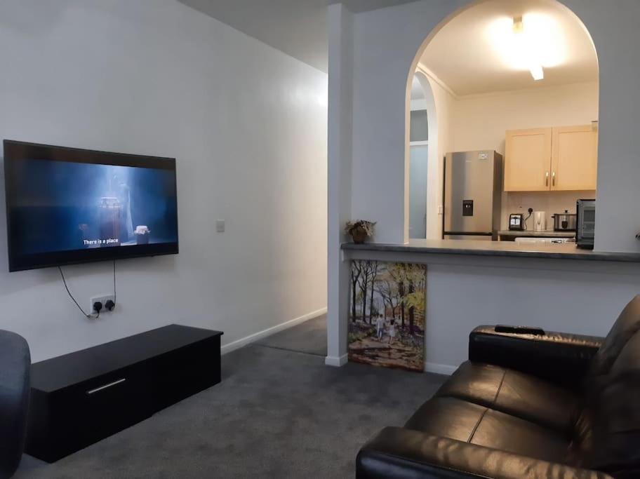Entire Rental, Easy Reach To Etihad Stadium Manchester Exterior foto