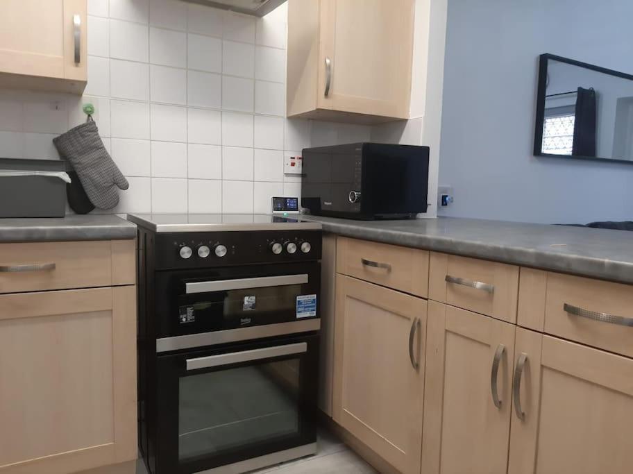 Entire Rental, Easy Reach To Etihad Stadium Manchester Exterior foto