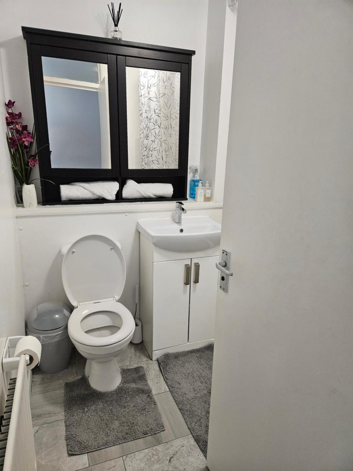 Entire Rental, Easy Reach To Etihad Stadium Manchester Exterior foto