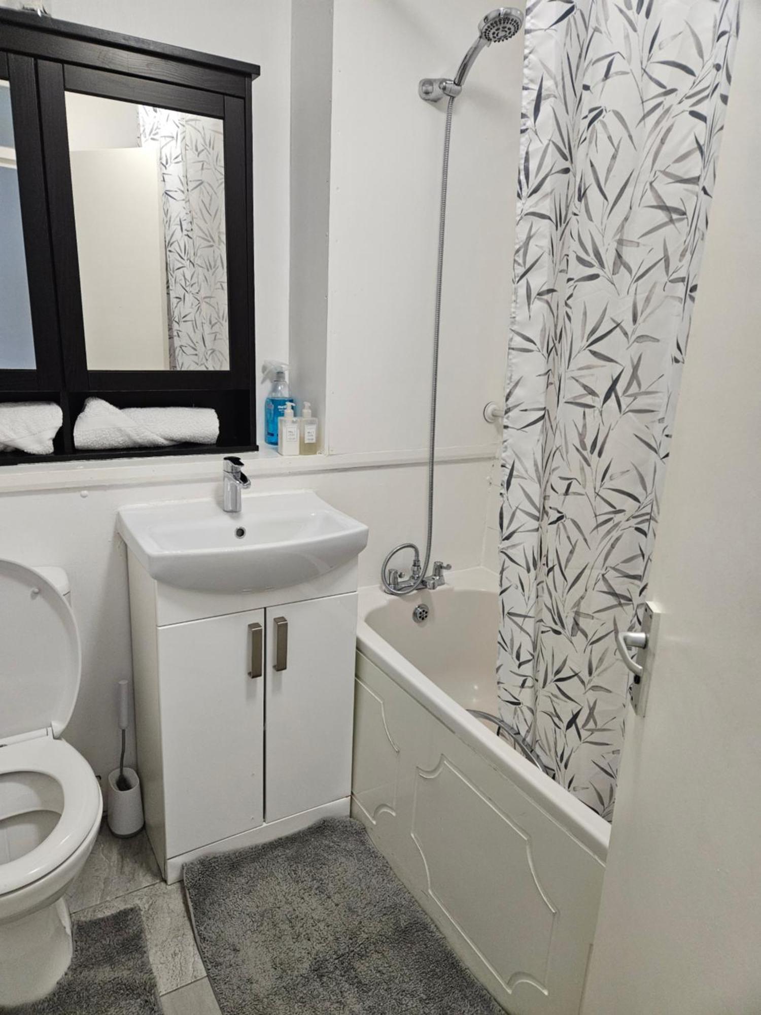 Entire Rental, Easy Reach To Etihad Stadium Manchester Exterior foto